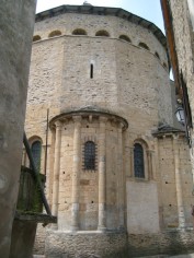 Eglise romane XI, XII et XIVème siècle Mairie